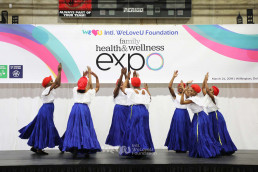 국제WeLoveU 가족 보건 및 건강 박람회에서 청소년 비만 퇴치 캠페인 등을 주제로 선보인 춤 공연