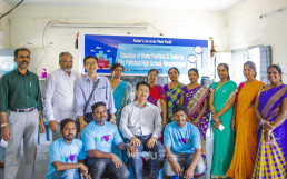 Fifteen members from the Hyderabad Chapter of the Intl. WeLoveU Foundation (Chairwoman Zahng Gil-jah) visited Zilla Parishad High School in Himayat Nagar to install water tanks and water purification facilities.