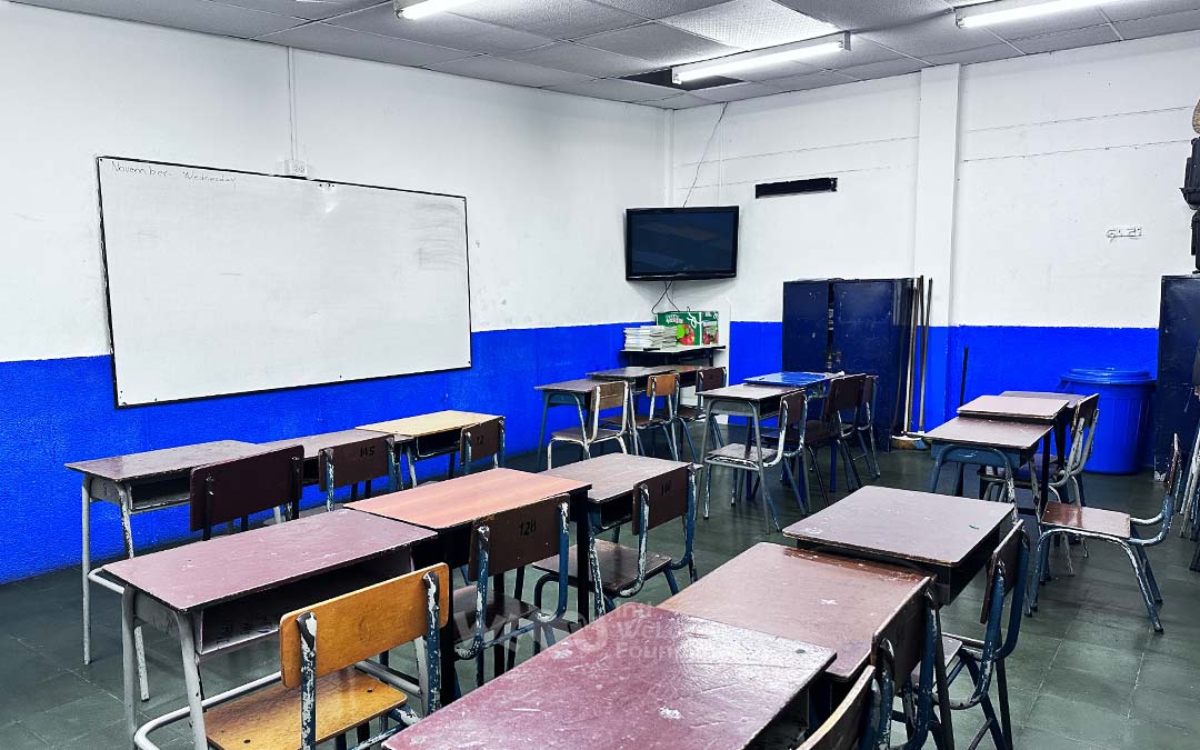 Donación de dispositivos audiovisuales a la Institución Educativa Rafael Uribe Uribe en Primero de Mayo, Pereira, Colombia
